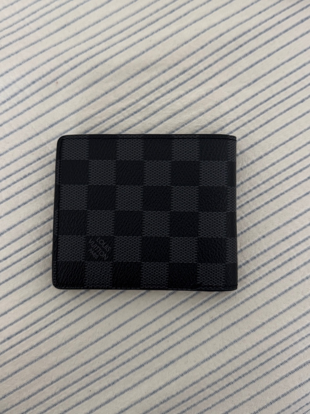 Graphite Damier Men’s Wallet - Picture 4 of 4